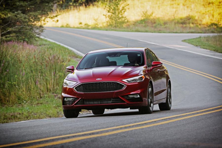  Ford Fusion Sport 2016 года  (фото 10 из 30)